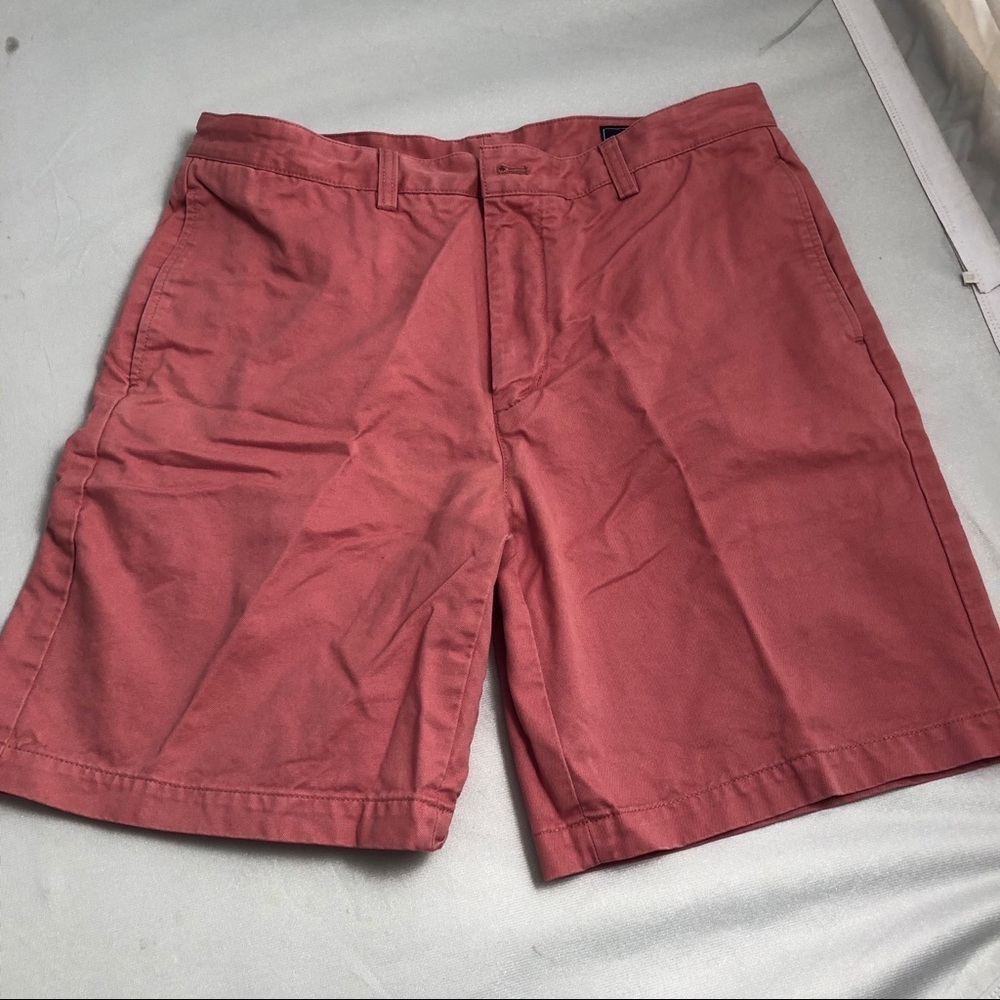 Vineyard Vines salmon flat front cotton club shorts 36